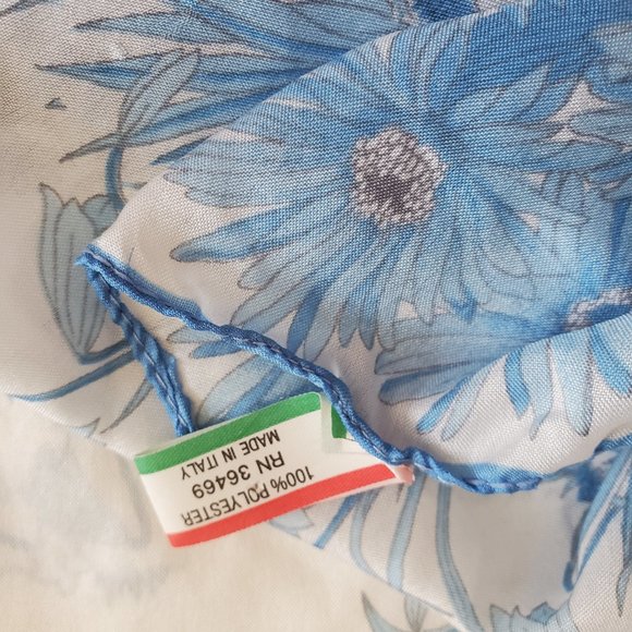 lilly & daisy scarf 52inx10.5in Made in Italy - Picture 2 of 3